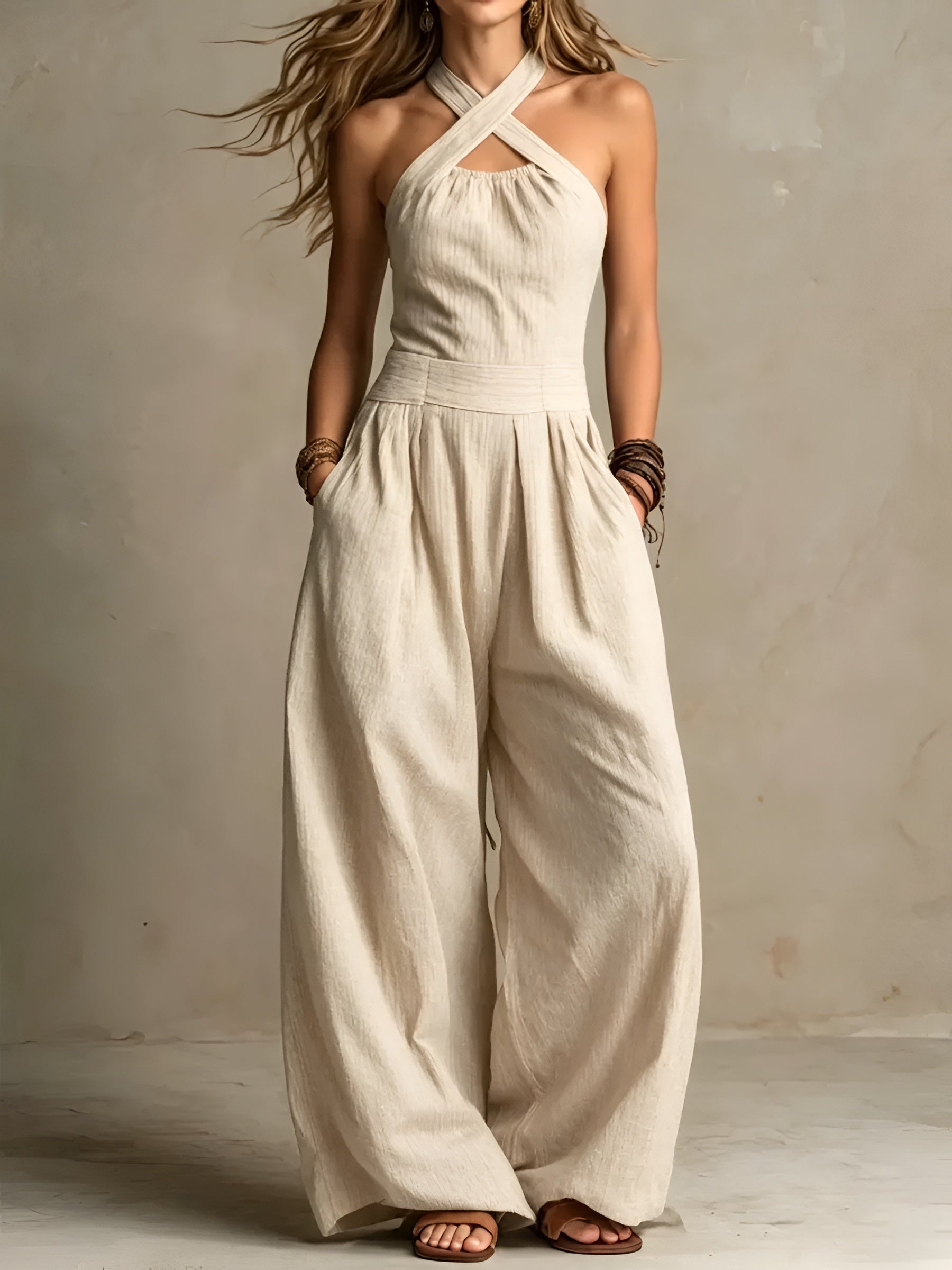 Bianca | Tuta in lino beige e cotone con scollo incrociato elegante